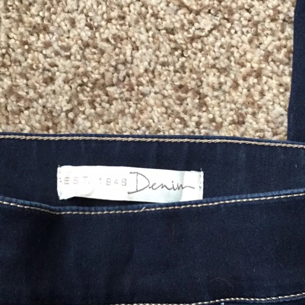 Jeans - Picture 2 of 4